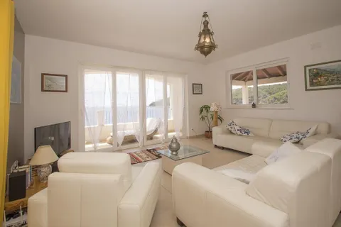 Otok Korčula - Prekrasna zapanjujuća vila uz more 312 m2