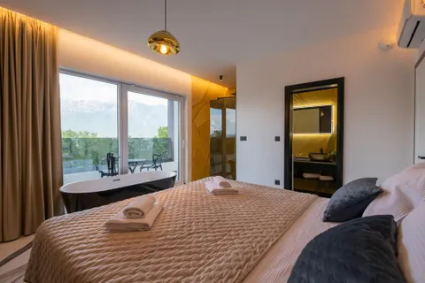 Makarska, Zagvozd - Luksuzna vila s bazenom 270 m2