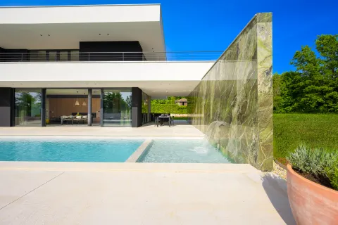 Istra, Grožnjan - Luksuzna dizajnerska vila 682 m2 novogradnja