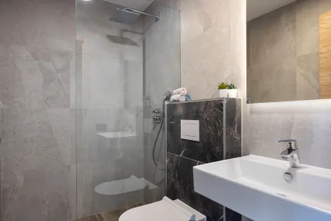 Krk, Linardići - Luksuzna vila s pogledom na more, infinity bazenom i saunom 350m2