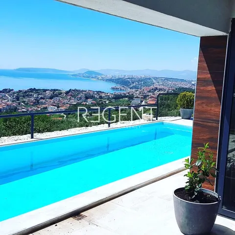 Split, Podstrana – Urbana vila s panoramskim pogledom