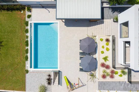 Istra, Medulin - Prekrasna villa s wellnessom NKP 190 m2 nadomak mora