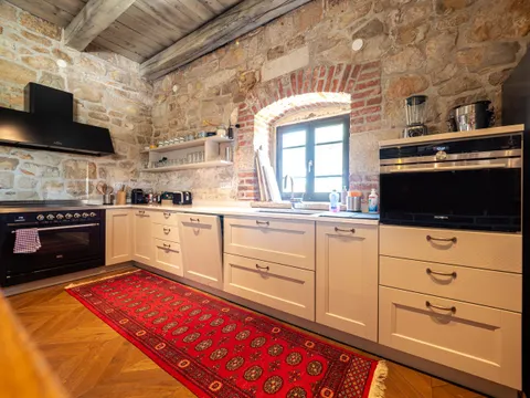 Zadar, Murvica – Prekrasna kamena vila s teniskim terenom na parceli 7800 m2