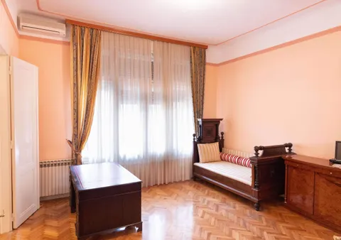 Zagreb, Gajeva - Četverosoban stan u centru grada