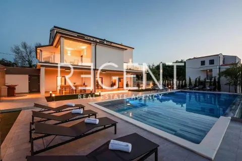 Istra, Tinjan – Elegantna vila s bazenom