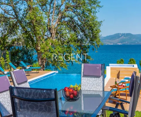 Zadar, Posedarje - Vila prvi red uz more 300 m2