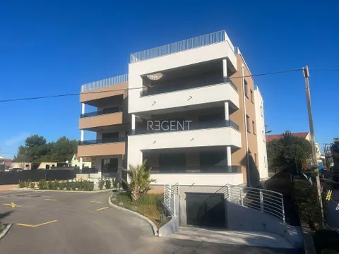 Zadar, Sukošan - Luksuzna stambena novogradnja 50 m od mora