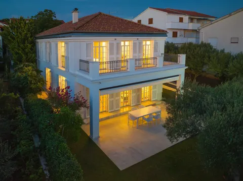 Zadar - Luksuzna vila prvi red uz more 210 m2