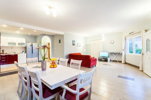 Otok Korčula – Šarmantna vila u uvali s bazenom 460 m2