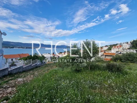Trogir, Čiovo - građevinsko zemljište s pogledom na more, 1684 m2