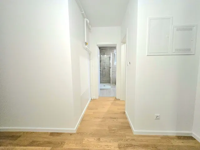 Sveta Nedelja, Kerestinec- Trosoban stan 100 m2