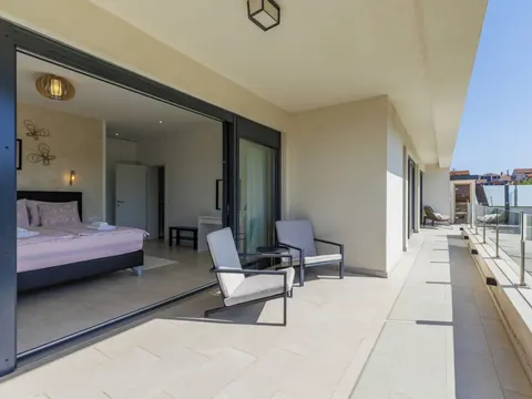 Istra, Novigrad - Atraktivna vila s bazenom 250 m2