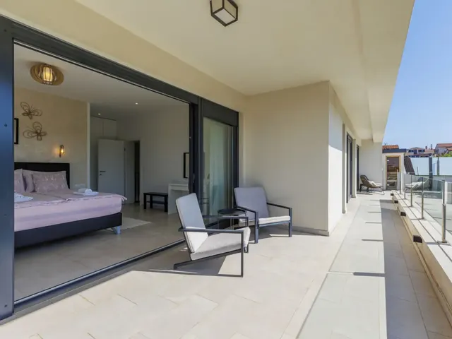 Istra, Novigrad - Atraktivna vila s bazenom 250 m2