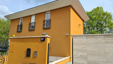 Zagreb, Remete - Vila s bazenom i dvorištem