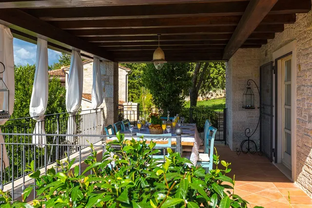 Istra, Sveti Lovreč – Luksuzna kamena vila
