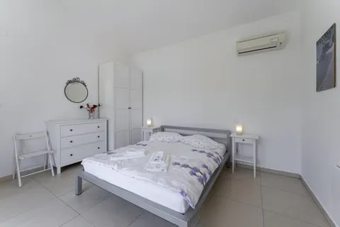 Istra, Sveti Lovreč - Autentična kamena vila 280 m2