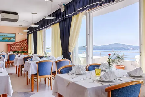 Trogir – Elegantan hotel s pogledom na more