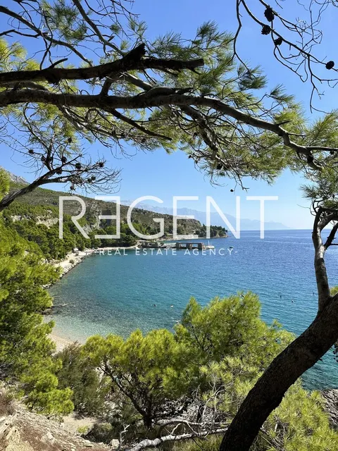 Omiš, Lokva Rogoznica - Stan prvi red uz more 46,20 m2