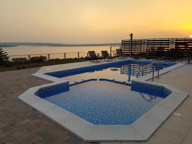 Crikvenica - Prostrana kuća s pogledom na more