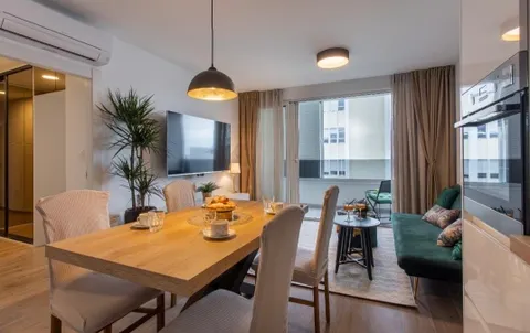 Split, Plokite - Dvosoban stan sa loggiom 60 m2 DUGOROČAN NAJAM