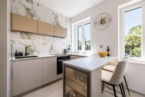 Split, Bačvice – luksuzni dvosobni stan 64m2 najam