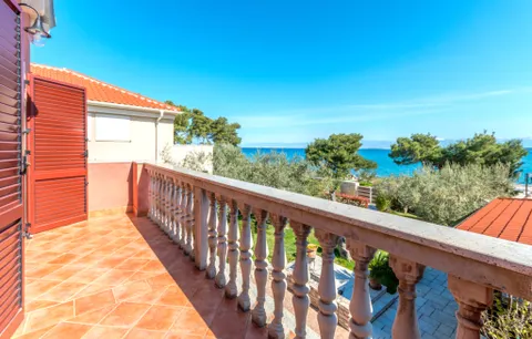 Otok Ugljan – Prekrasne kamene kuće prvi red do mora