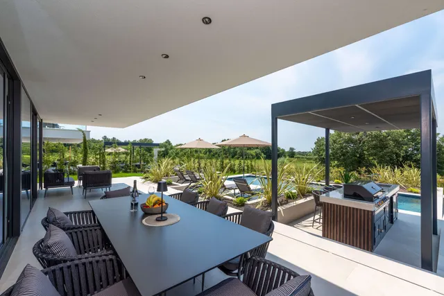 Istra, Poreč – Dizajnerska vila s pogledom na more 310 m2