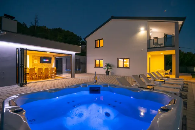 Imotski – Raskošna moderna obiteljska vila