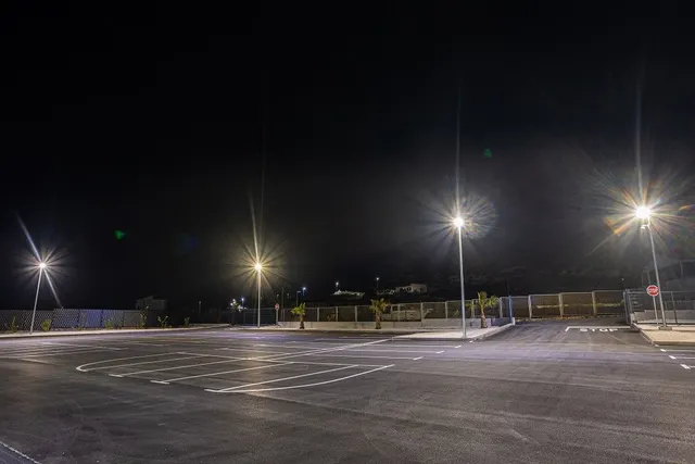 Trogir, Plano - Trgovačko-prodajno skladište 1600 m2