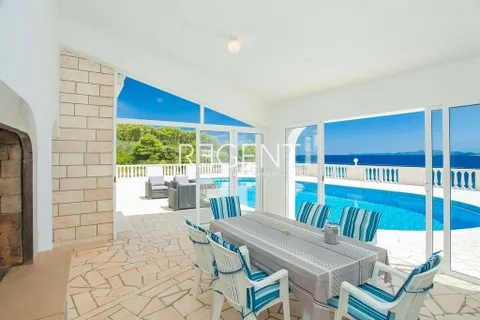 Otok Korčula – Unikatna kamena kuća uz more 450 m2