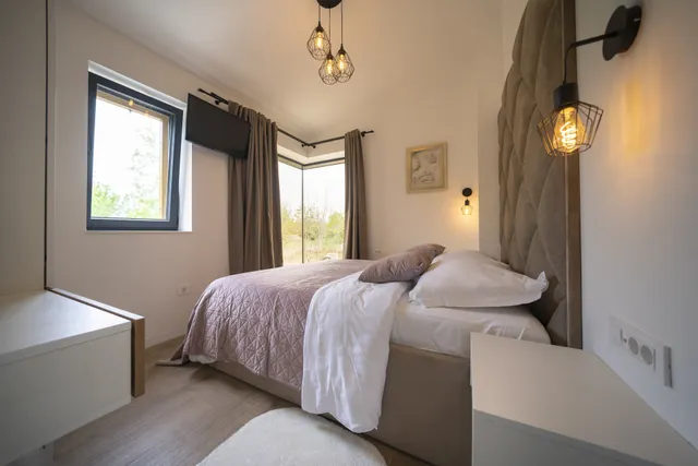 Zadar, Privlaka – Novoizgrađena kameno-moderna vila