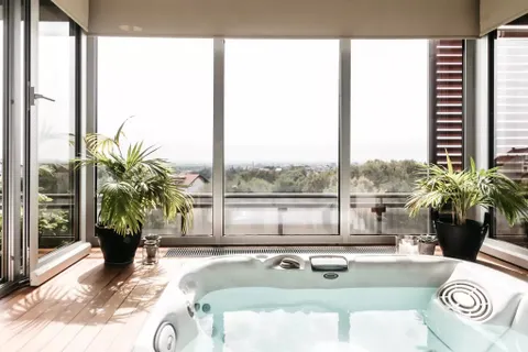 Zagreb, Maksimir – Četverosobni namješteni penthouse s predivnim pogledom na prirodu