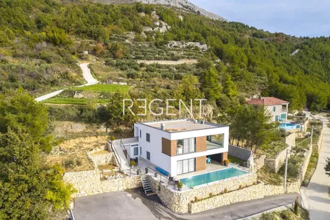 Split, Podstrana – Urbana vila s panoramskim pogledom