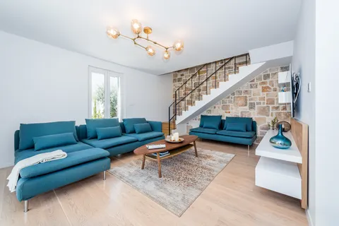 Brač, Milna - Moderna vila prvi red uz more, 264 m2