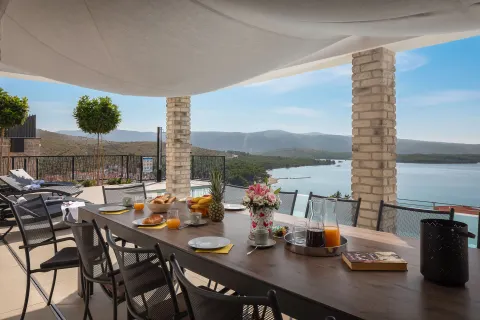 Šibenik, Žaborić - Moderna novoizgrađena vila s bazenom 380 m2