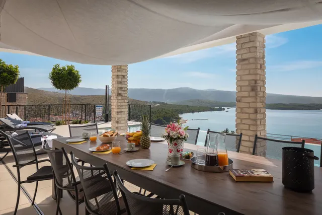 Šibenik, Žaborić - Moderna novoizgrađena vila s bazenom 380 m2