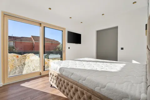 Split, Strožanac - Moderna vila s pogledom na more, bazenom i pomoćnim objektom 50 m2
