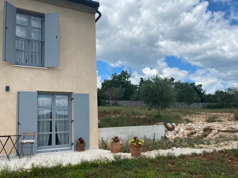 Istra, Kanfanar - Autentična kamena kuća predivnog okruženja