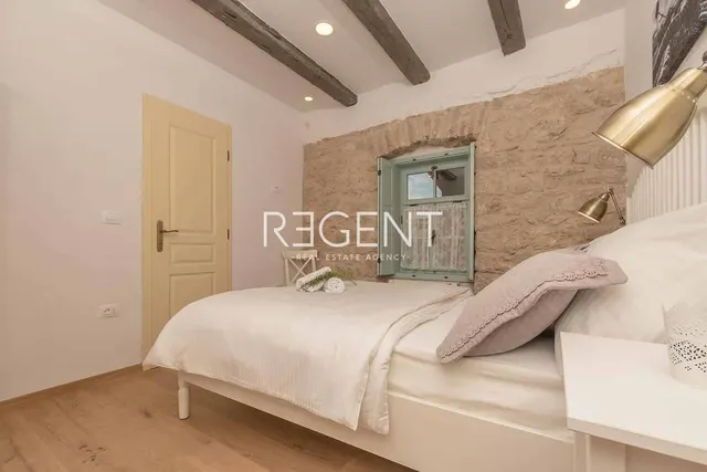 Crikvenica - Bajkovita kamena vila 200 m2