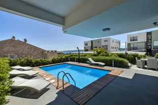 Zadar, Sukošan – Ekskluzivna dvoetažna vila s bazenom, 170 m²
