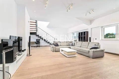 Zagreb, Centar - Luksuzan četverosoban penthouse s velikom terasom 225 m2