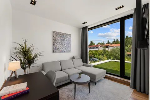 Istra, Poreč – Dizajnerska vila s pogledom na more 310 m2