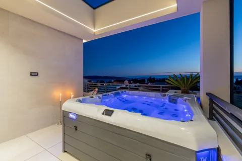 Split, Kaštel Lukšić - Luksuzni Penthouse 110 m2 s terasom