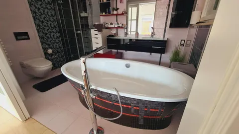 Zagreb, Remete - Vila s bazenom i dvorištem