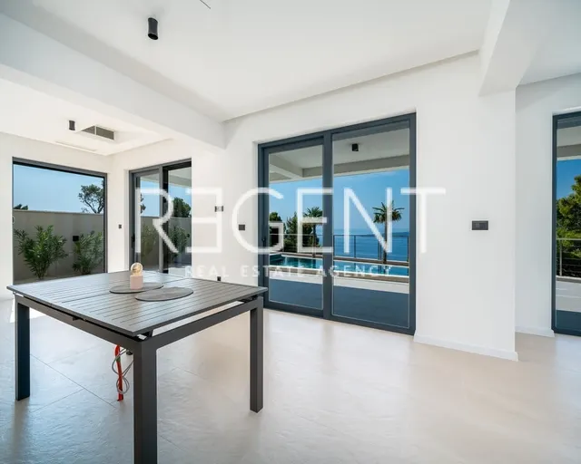 Makarska, Brela - Luksuzna vila s panoramskim pogledom na more 317 m2