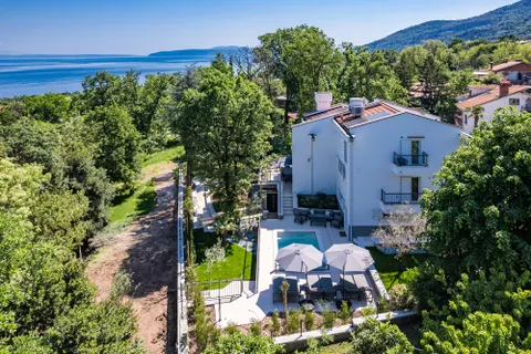 PRIVATNO: Kvarner, Opatija - Luksuzna vila na prekrasnoj lokaciji
