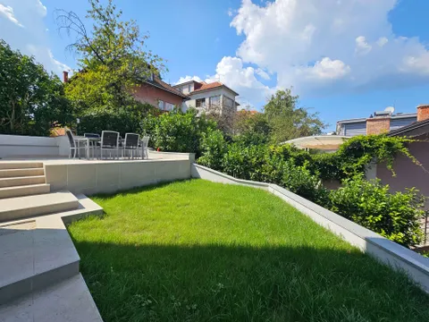 Zagreb, Pantovčak - Luksuzan četverosoban stan s terasom 166 m2 + garaža , prvi najam