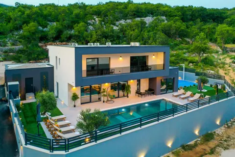 Makarska, Zagvozd - Luksuzna vila s bazenom 270 m2