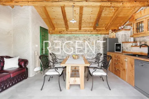 Hvar - Kamena kuća modernog dizajna 70m2