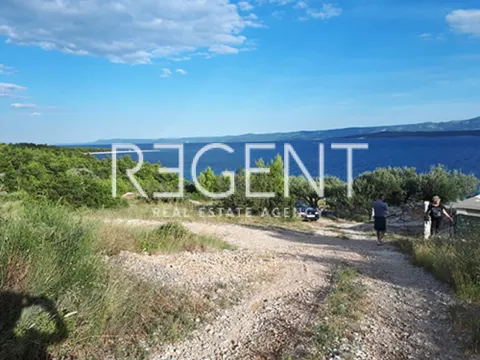 Brač, Bol- zemljište nedaleko plaže Zlatni rat 4280m2
